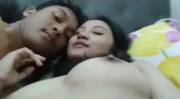 Kondisi hujan buat susu tante menggunung tinggi